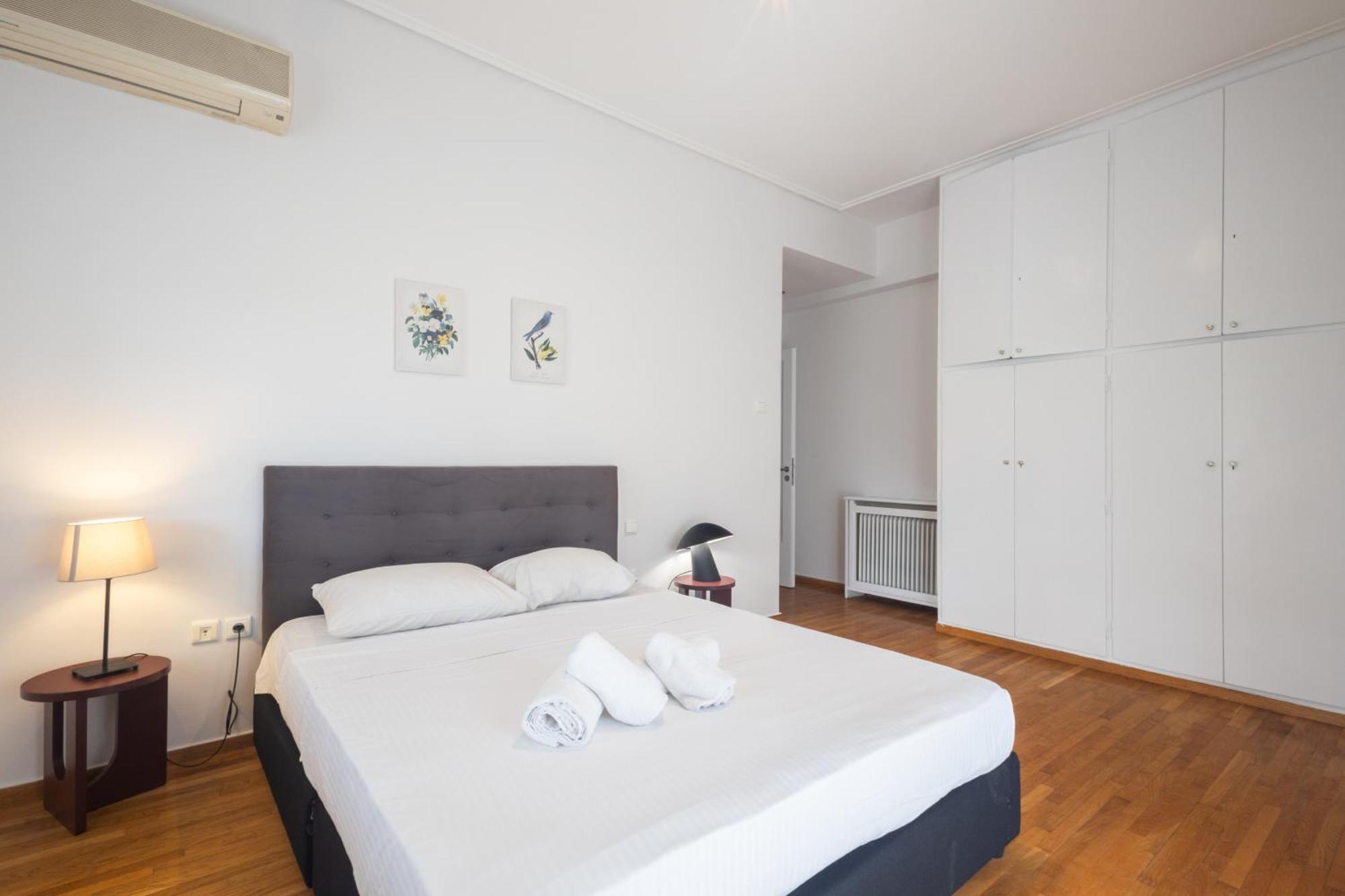 Lovely Apartment In Psychiko - Renovation May 2025 아테네 외부 사진